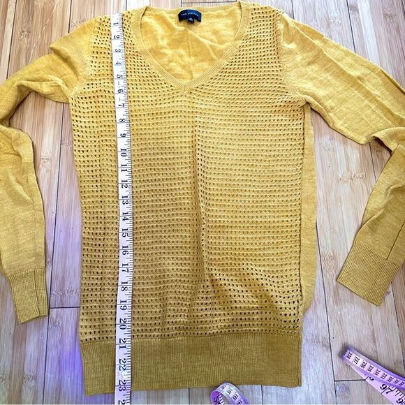 The Limited women’s size XS mustard yellow v-neck sweater 283B1 - Picture 6 of 8